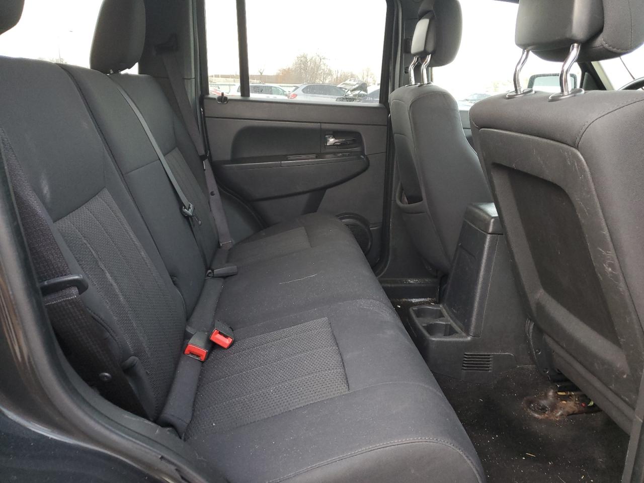 2011 Jeep Liberty (North America) - Image 11