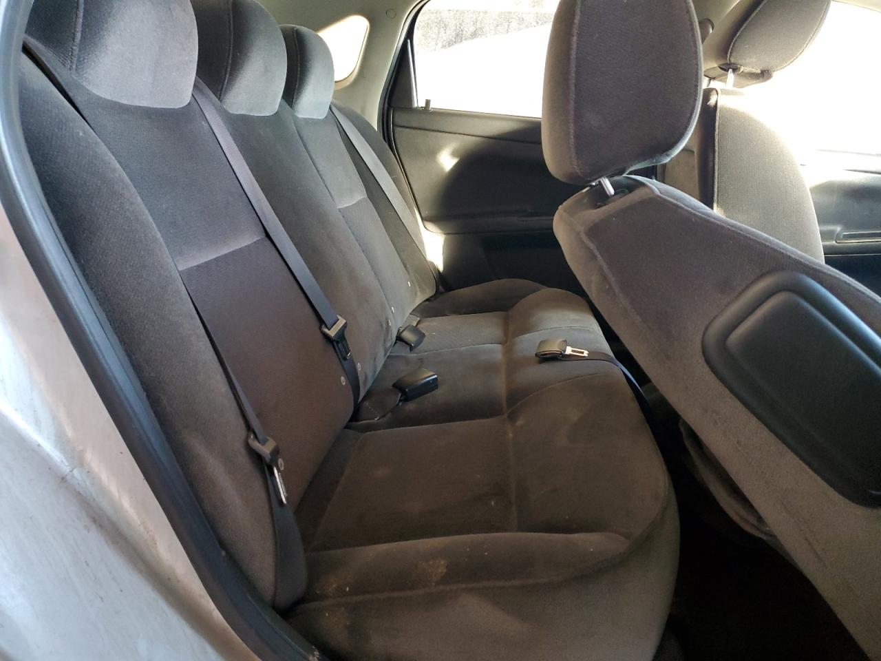 2010 Chevrolet Impala - Image 10