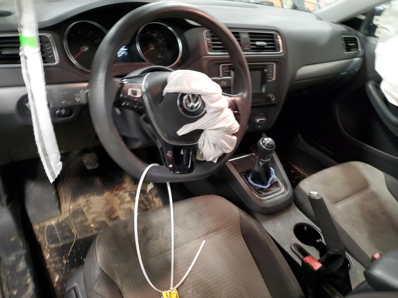 2017 Volkswagen Jetta - Image 8