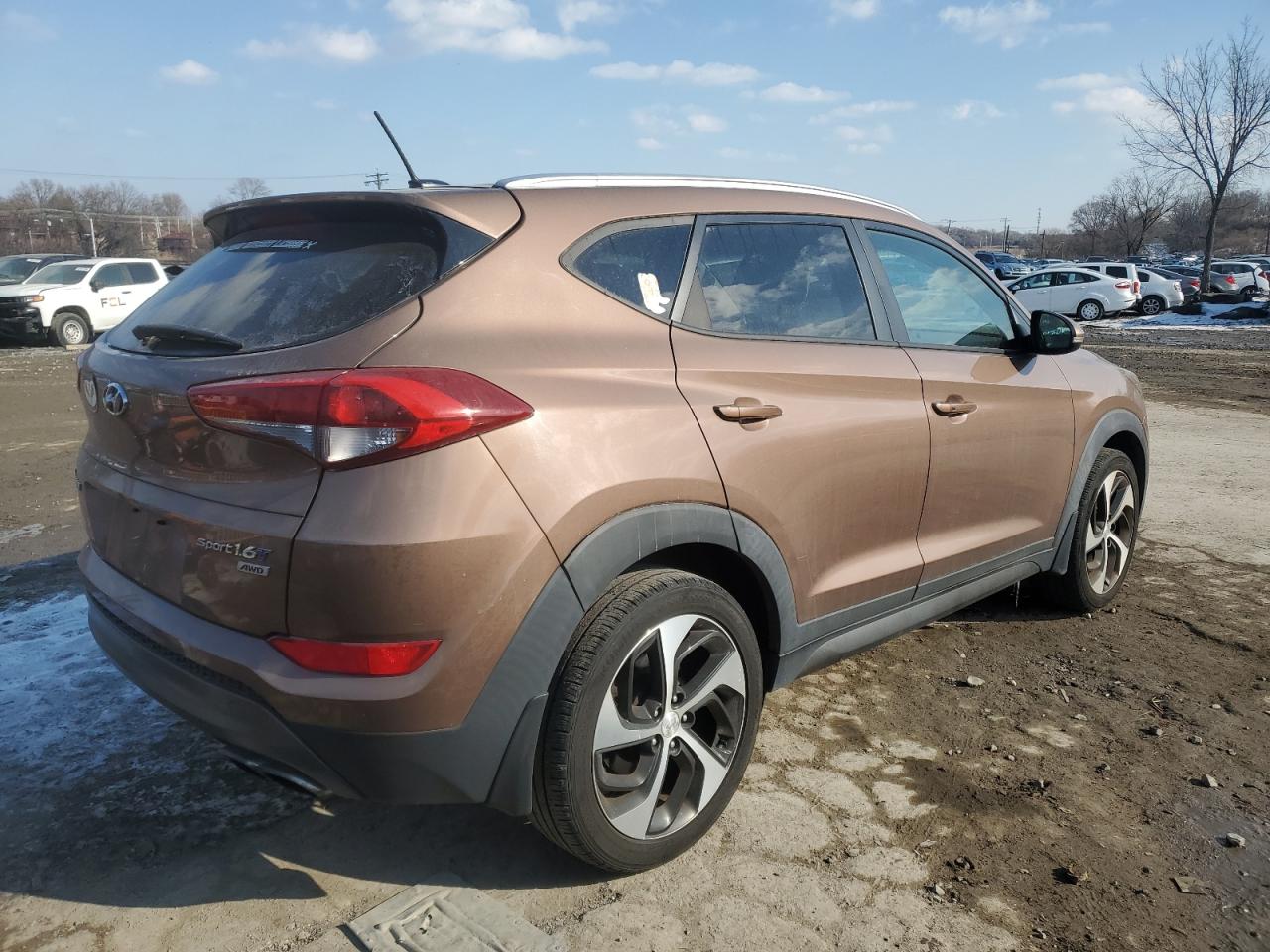 2016 Hyundai Tucson - Image 3