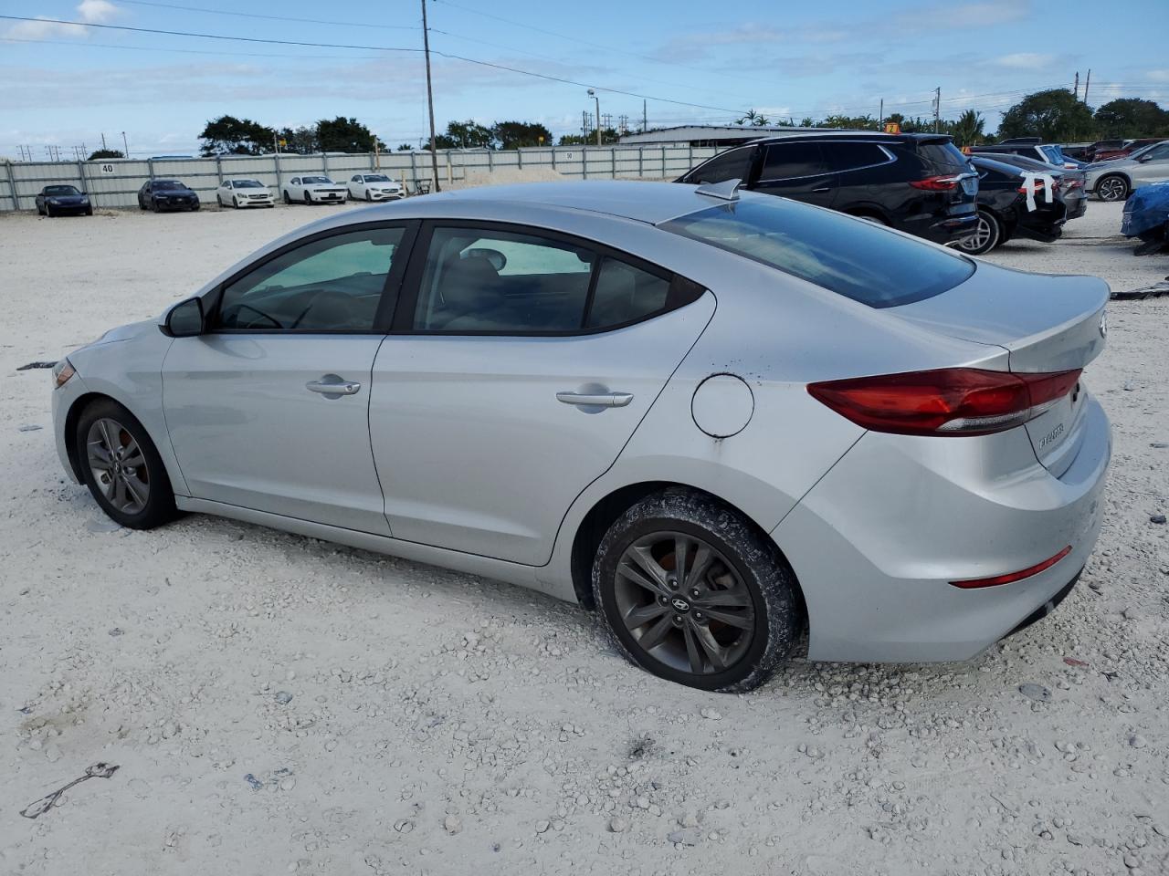 VIN 5NPD84LFXJH239142 2018 HYUNDAI ELANTRA no.2