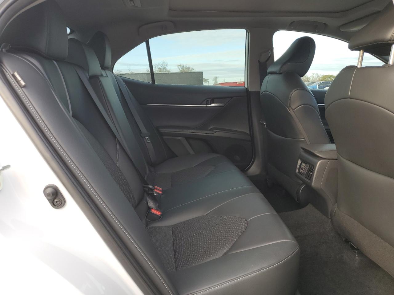 2022 Toyota Camry - Image 10