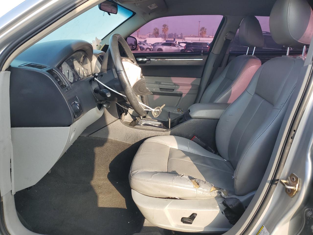 2006 Chrysler 300 - Image 7