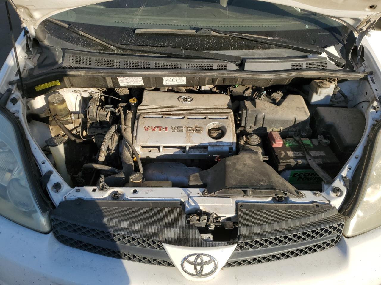 2005 Toyota Sienna - Image 13