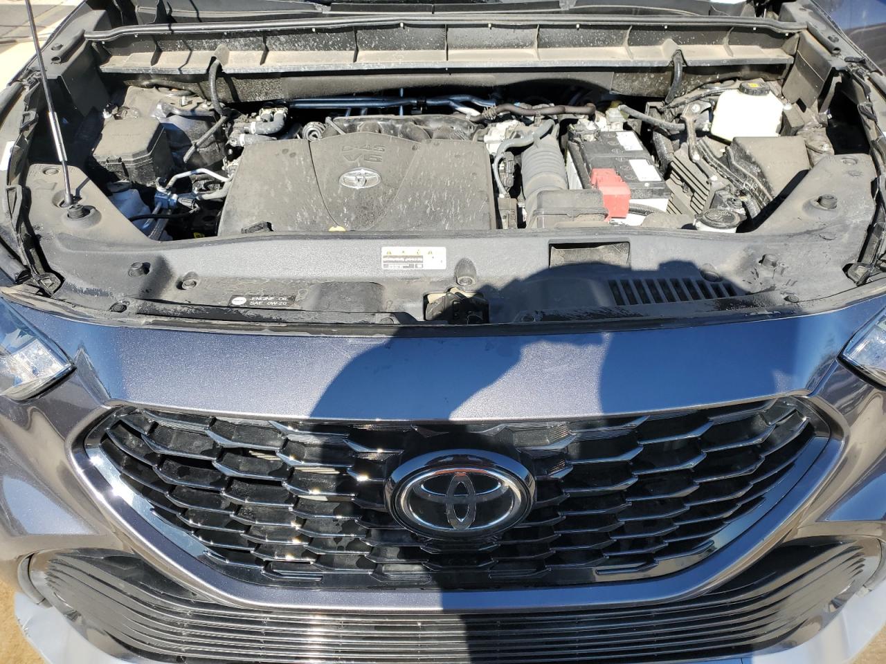 2022 Toyota Highlander - Image 12