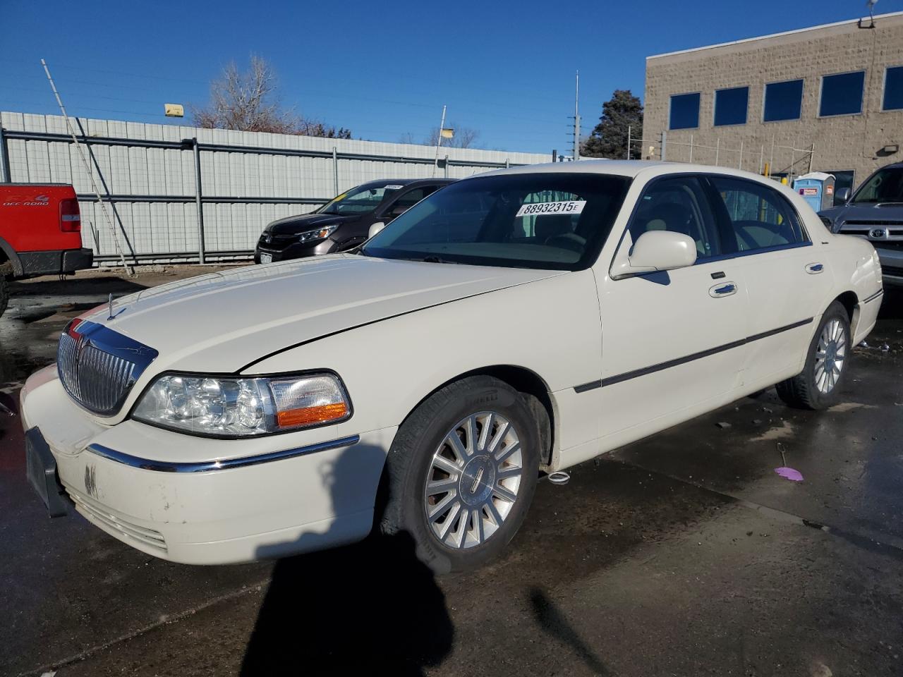 2003 Lincoln Town Car - Image 1