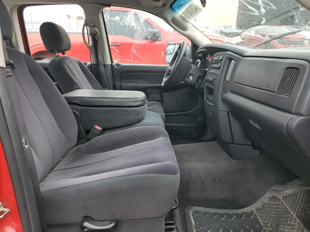 2004 Dodge RAM - Image 5