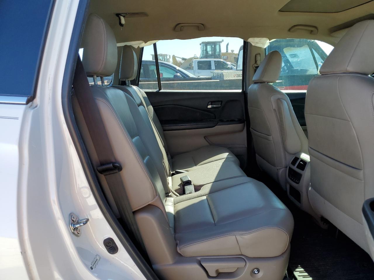 2016 Honda Pilot - Image 11