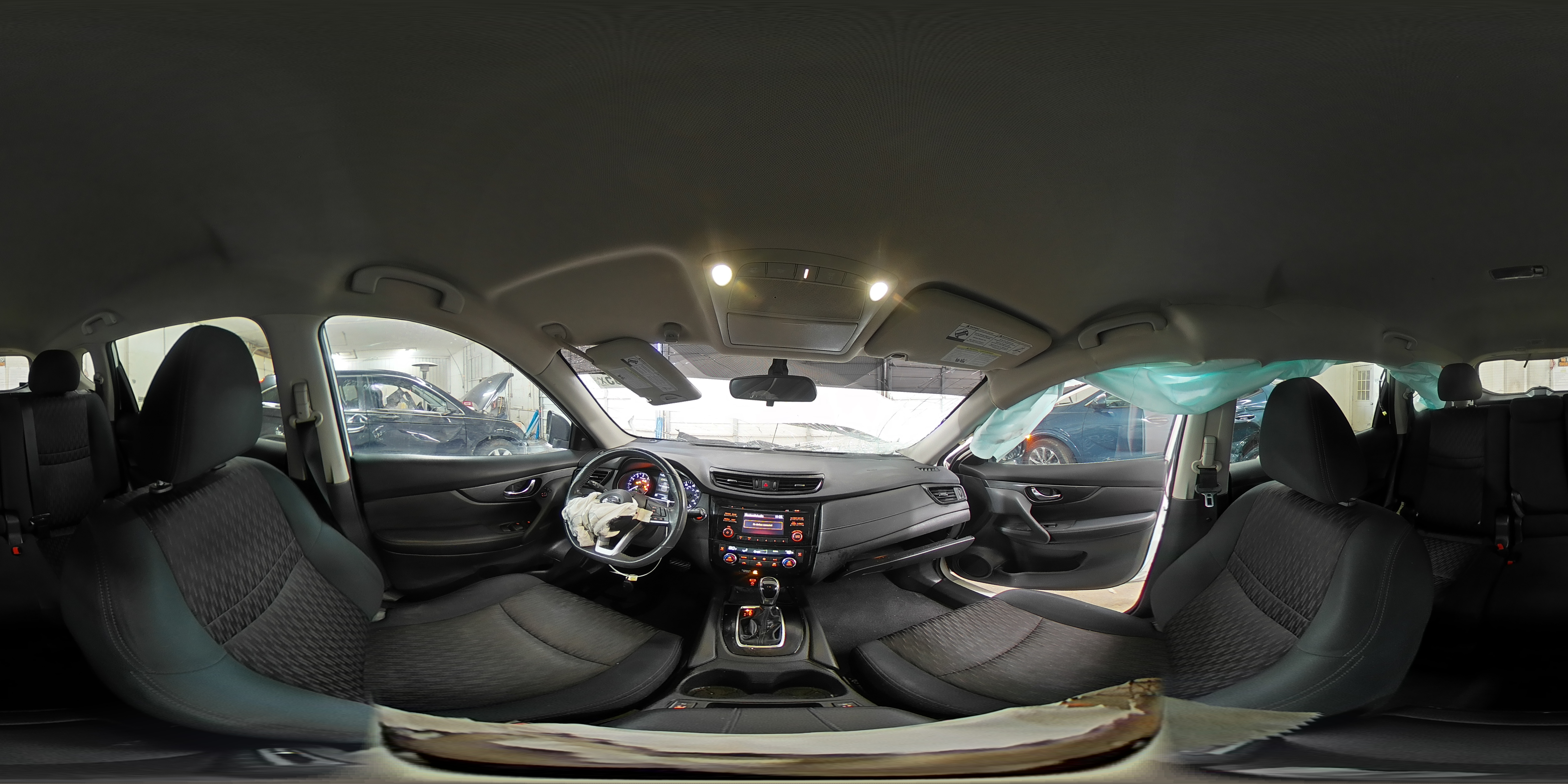 2017 Nissan Rogue - Image 16