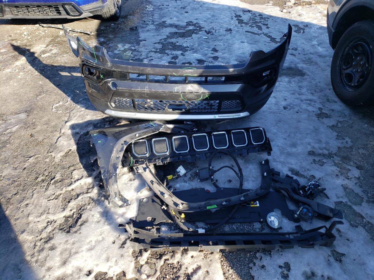 2022 Jeep Compass - Image 13