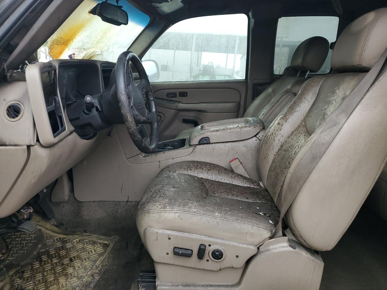 2004 Chevrolet Silverado - Image 7