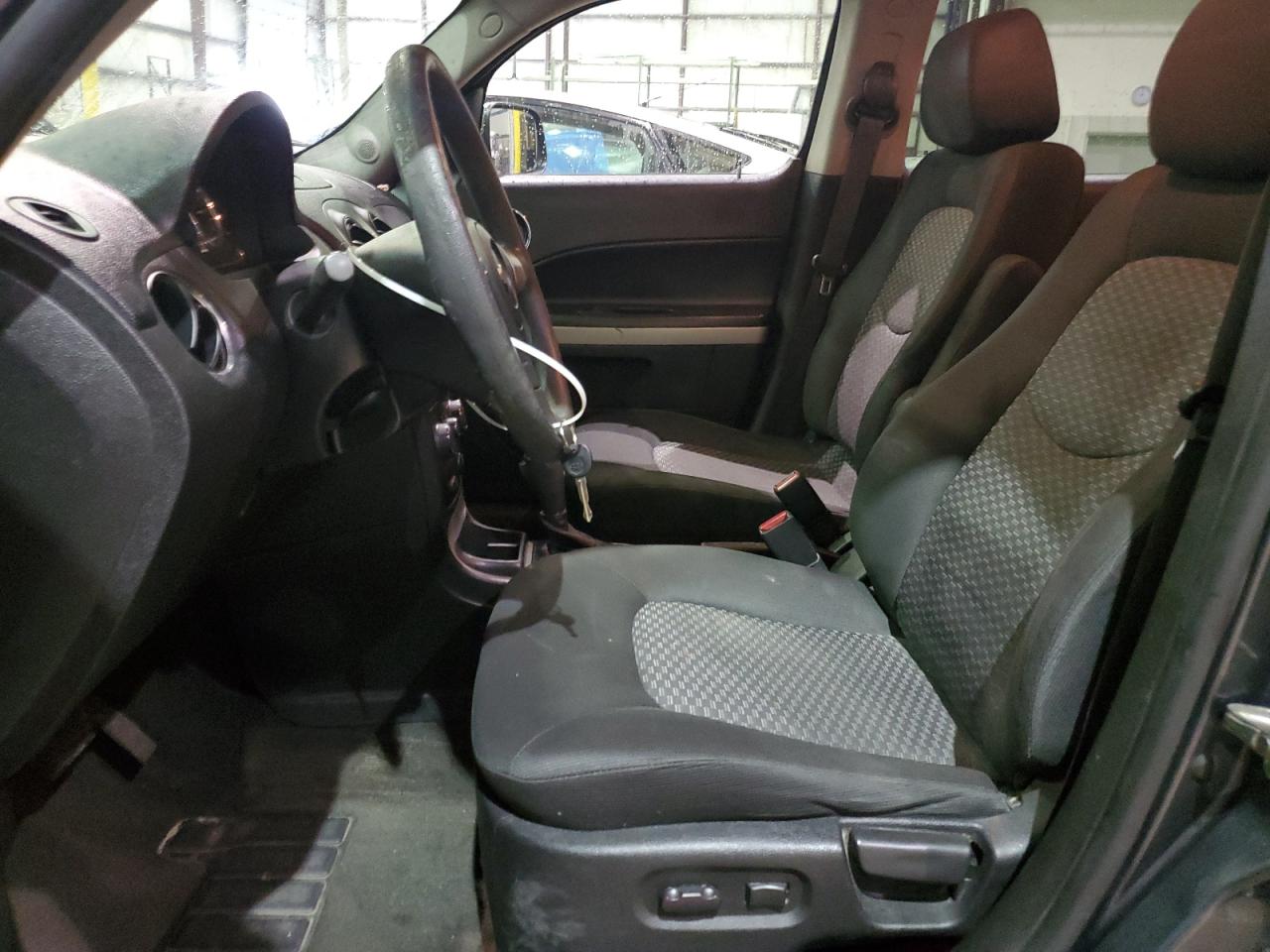2011 Chevrolet HHR - Image 7