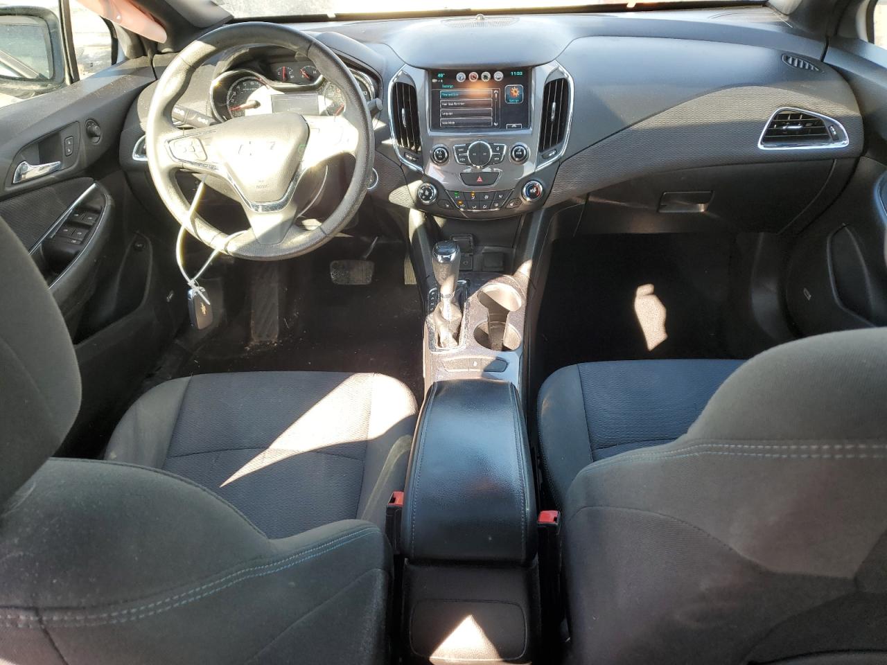 2018 Chevrolet Cruze - Image 8