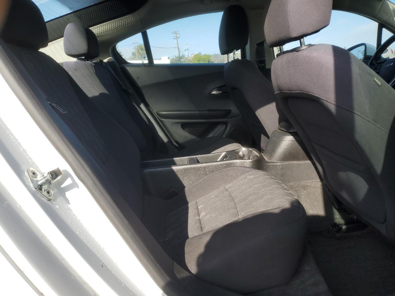 2015 Chevrolet Volt - Image 10