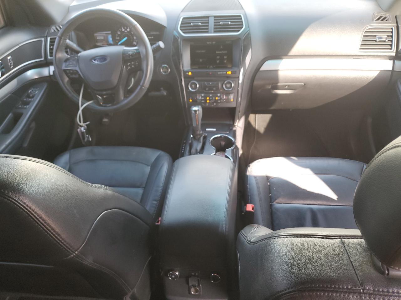 2016 Ford Explorer - Image 8