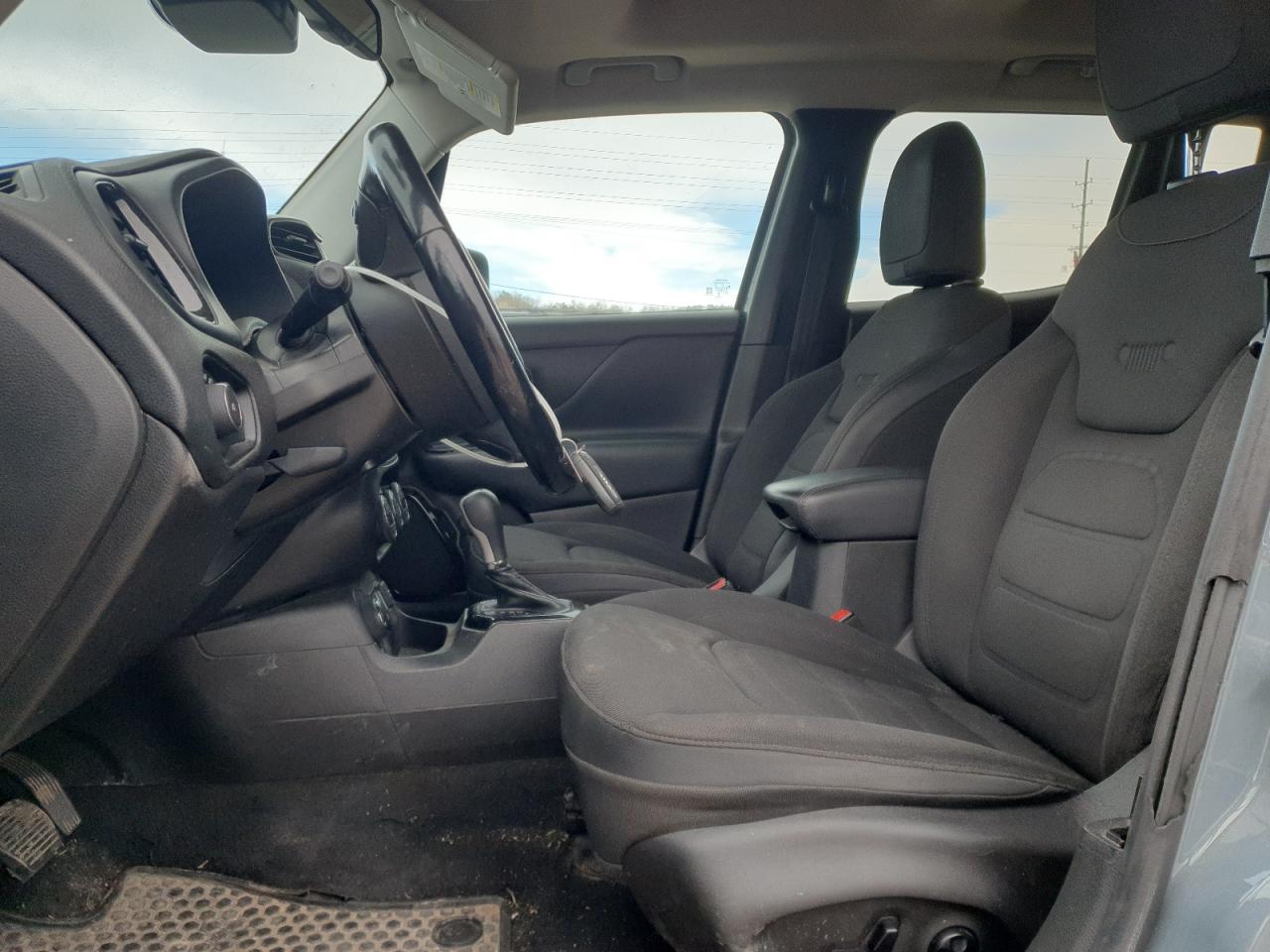 2017 Jeep Renegade - Image 7