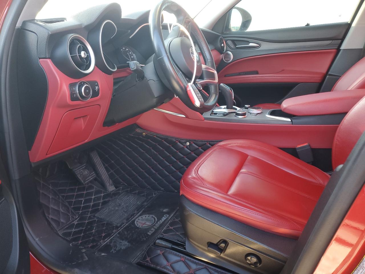 2020 Alfa Romeo Stelvio - Image 7