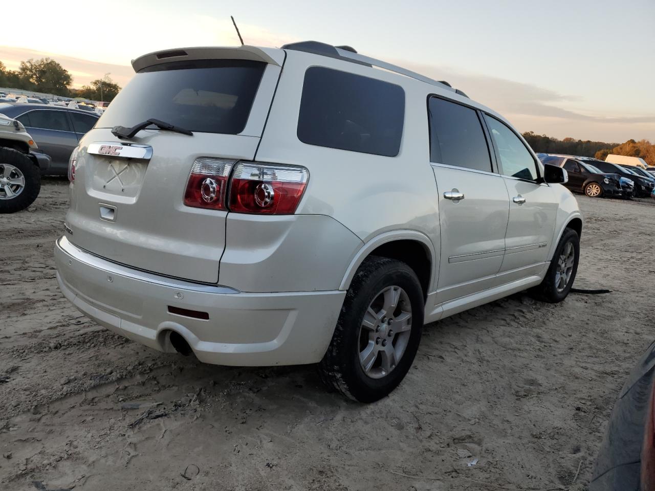 2012 GMC Acadia - Image 3