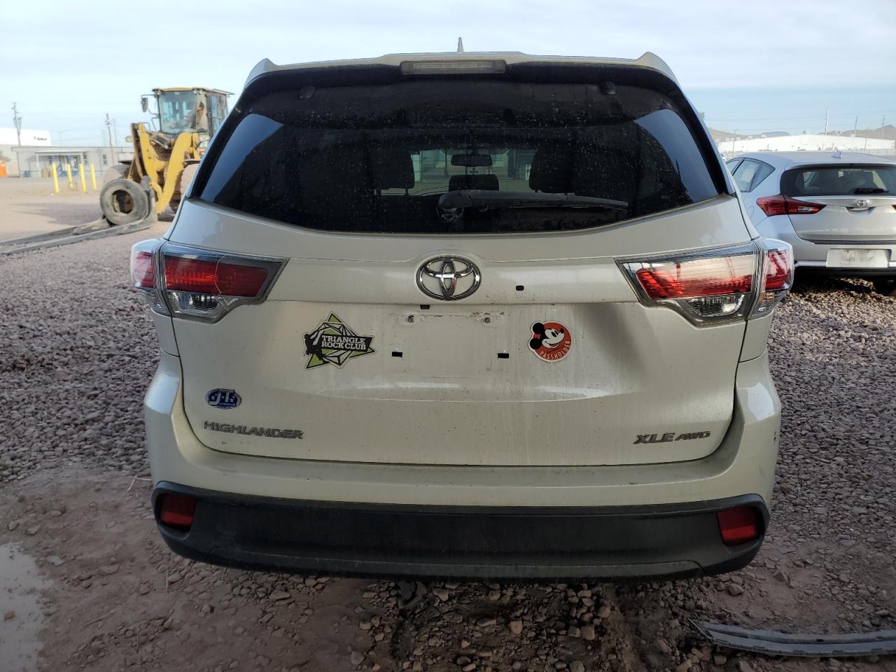2015 Toyota Highlander - Image 6