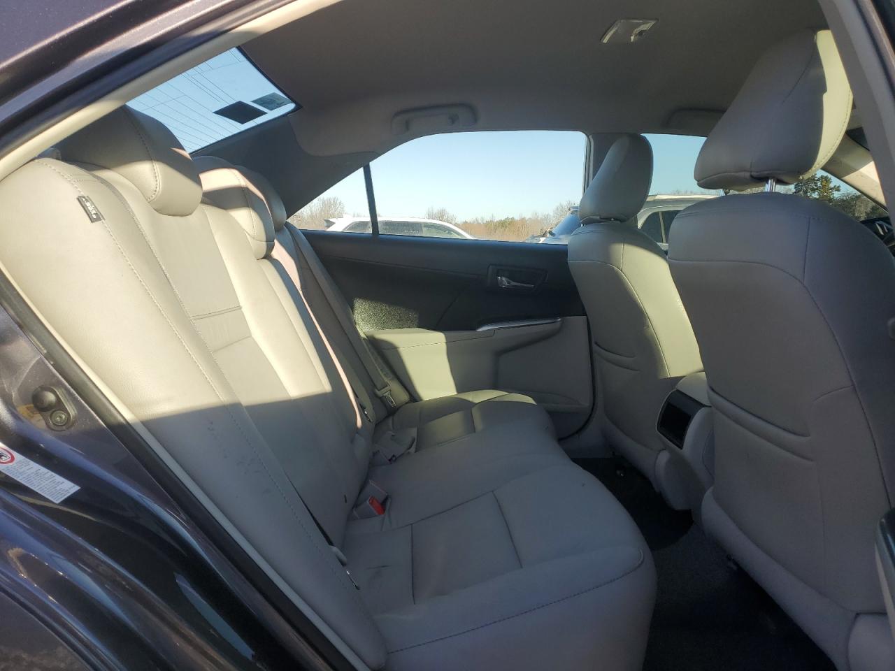 2014 Toyota Camry - Image 10
