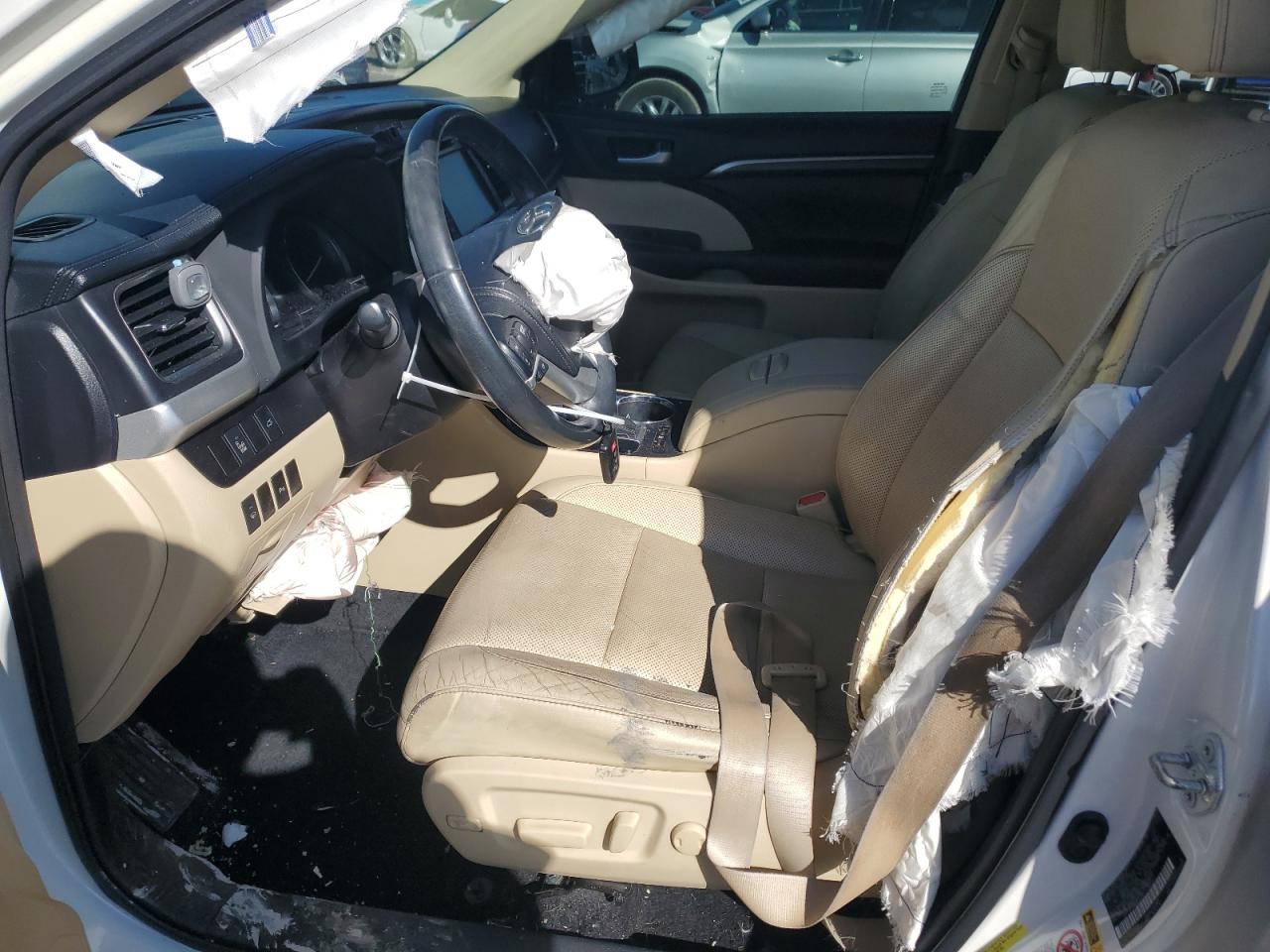 2014 Toyota Highlander - Image 7