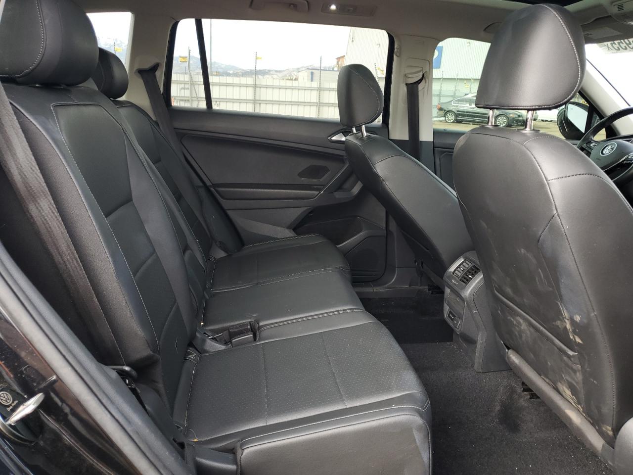 2018 Volkswagen Tiguan - Image 11