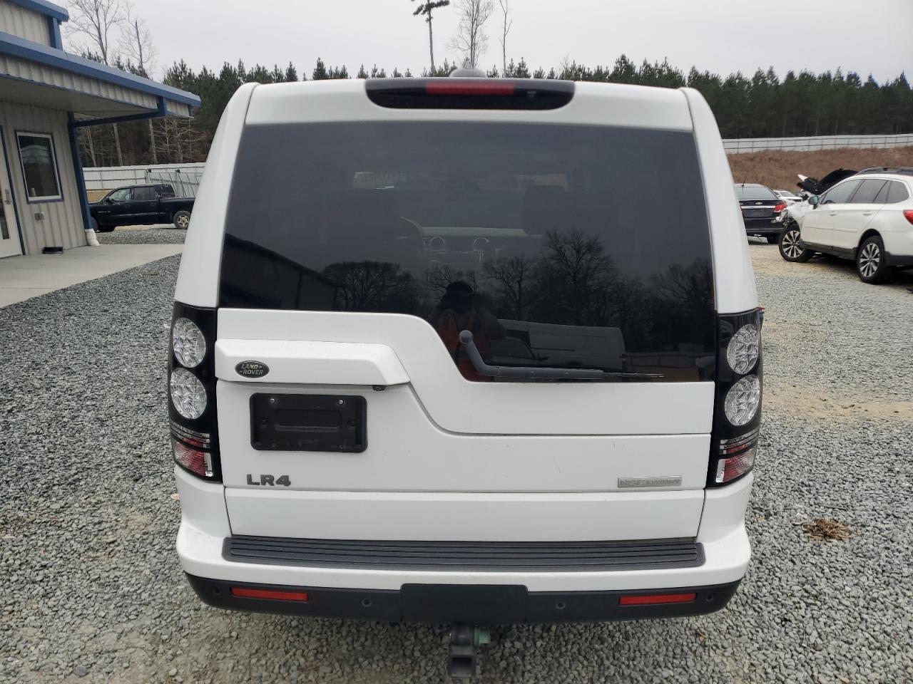 2016 Land Rover LR4 - Image 6