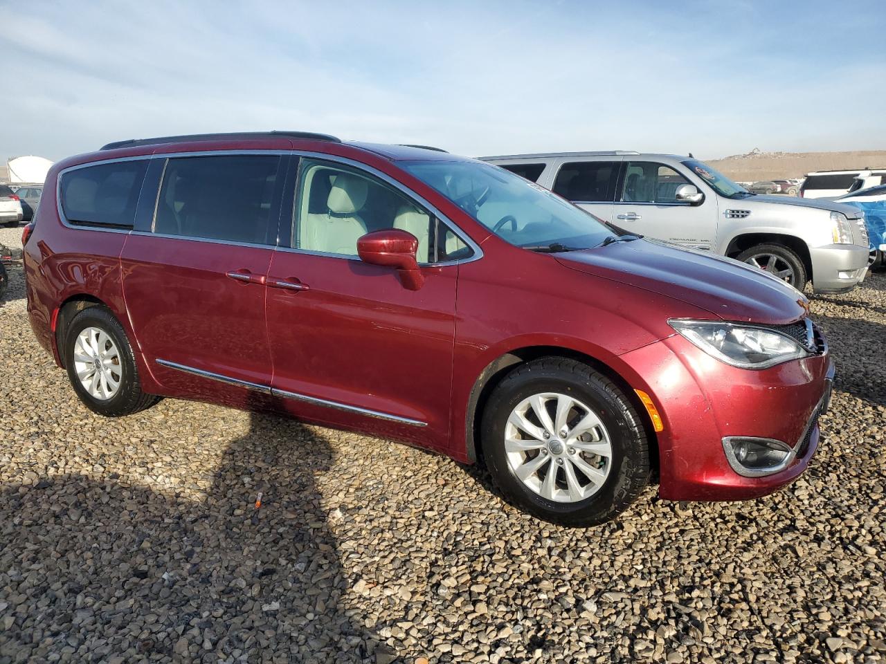 2017 Chrysler Pacifica - Image 4
