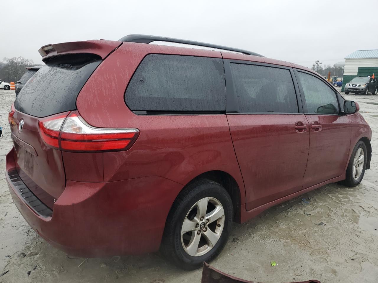 2018 Toyota Sienna - Image 3