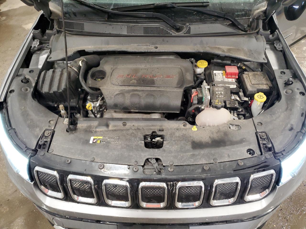 2022 Jeep Compass - Image 12