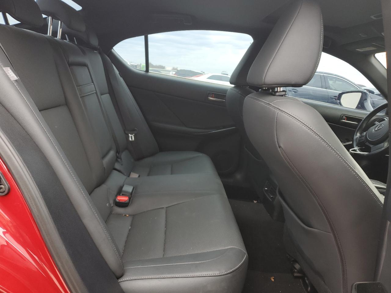 2021 Lexus IS - Image 10