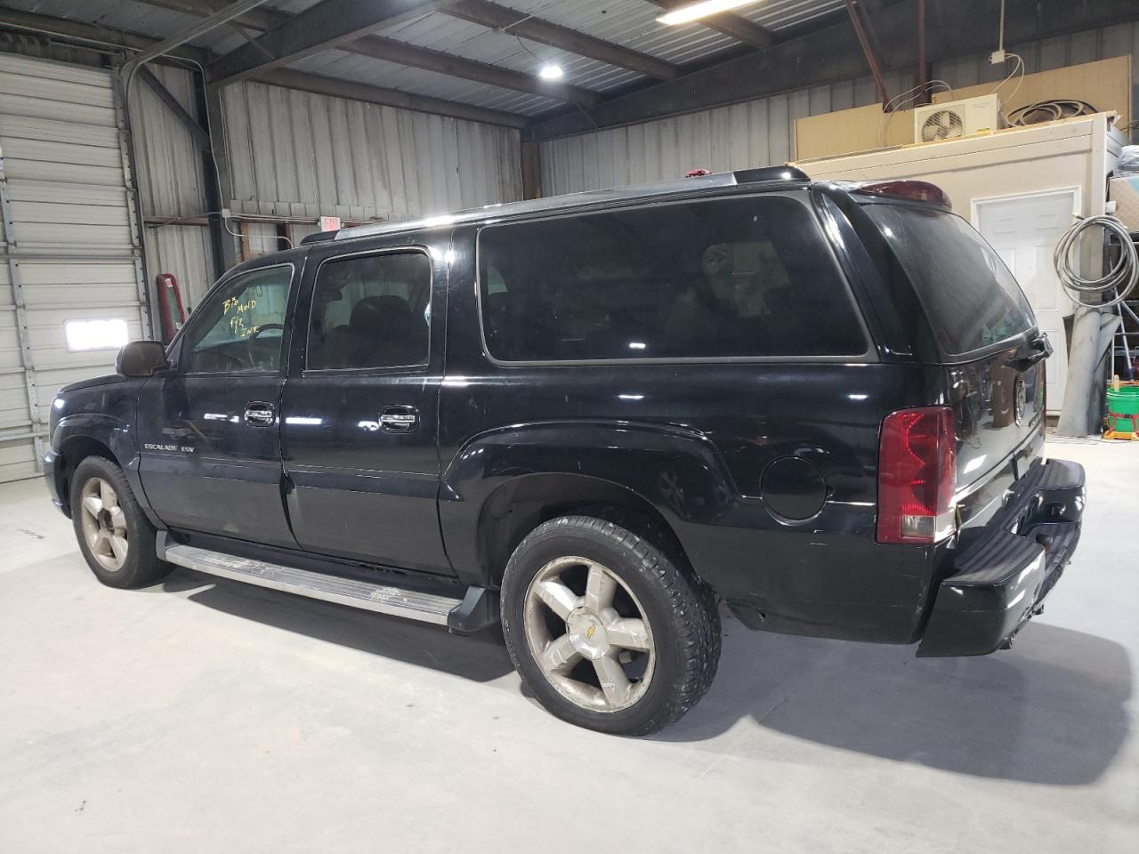 2003 Cadillac Escalade - Image 2