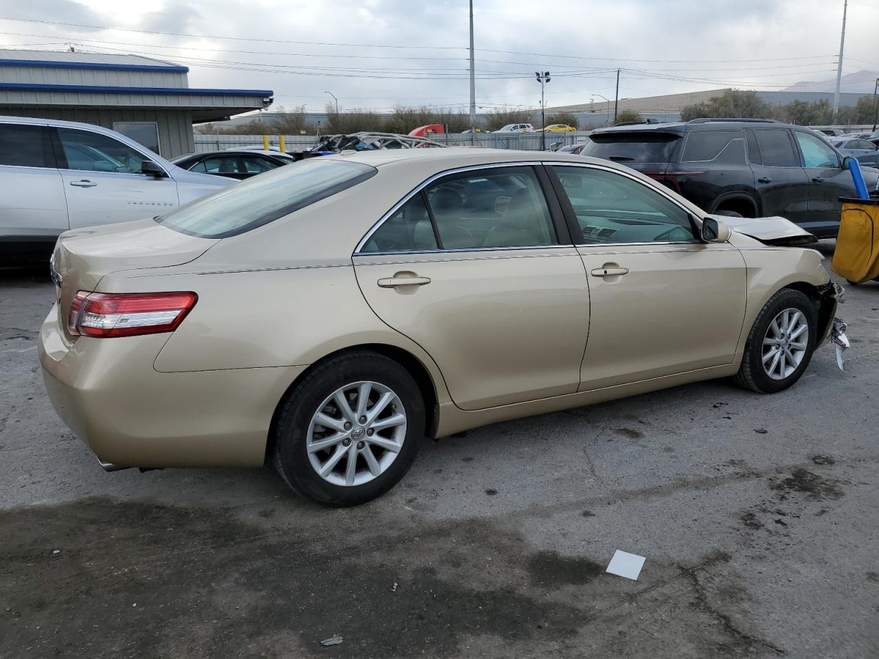 2011 Toyota Camry - Image 3