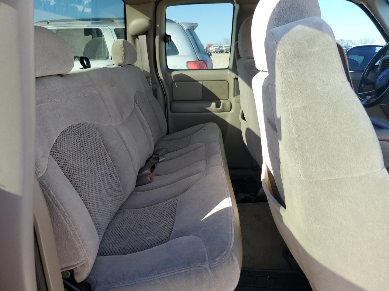 2002 Chevrolet Silverado - Image 10
