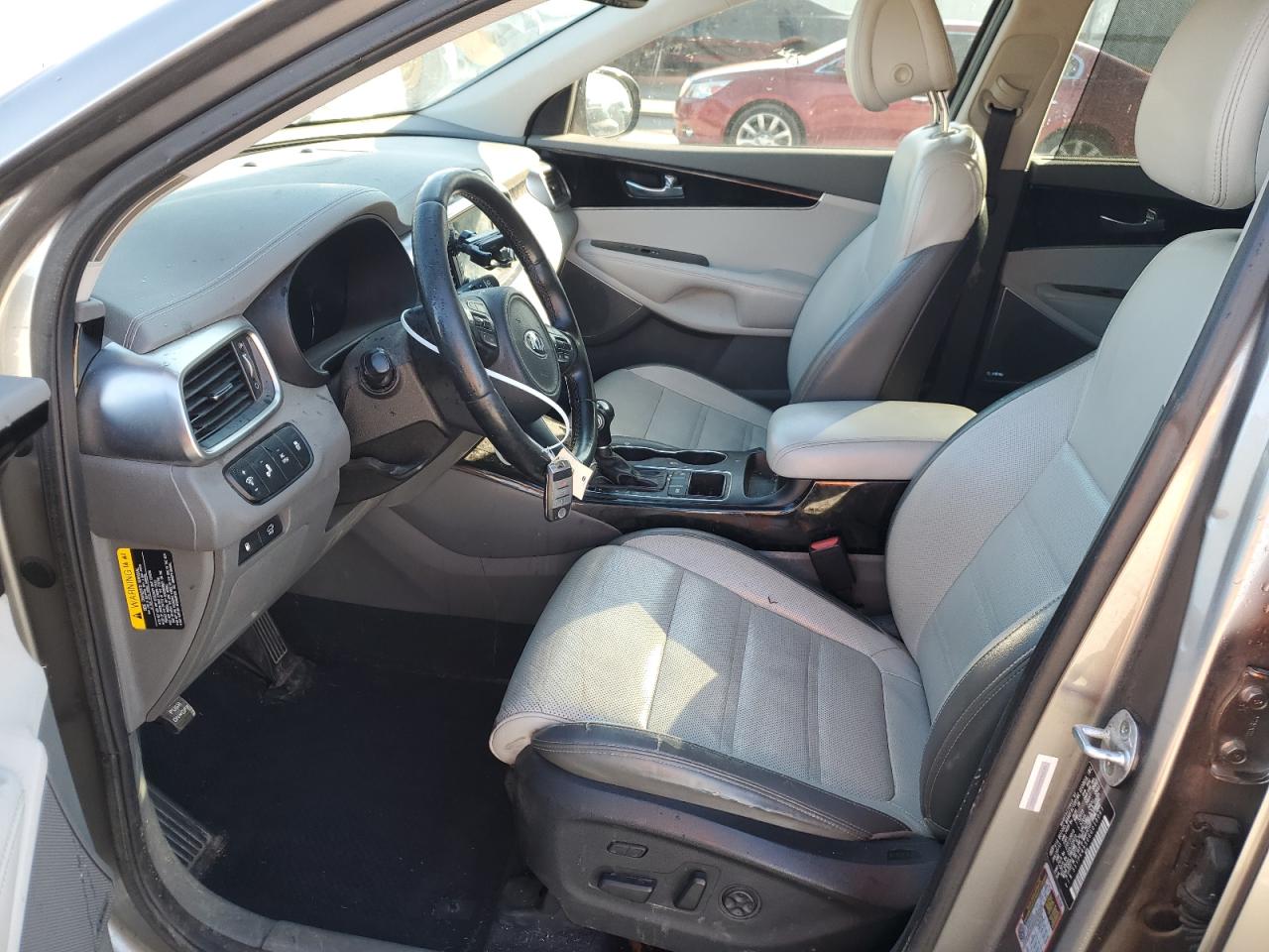 2016 Kia Sorento - Image 7