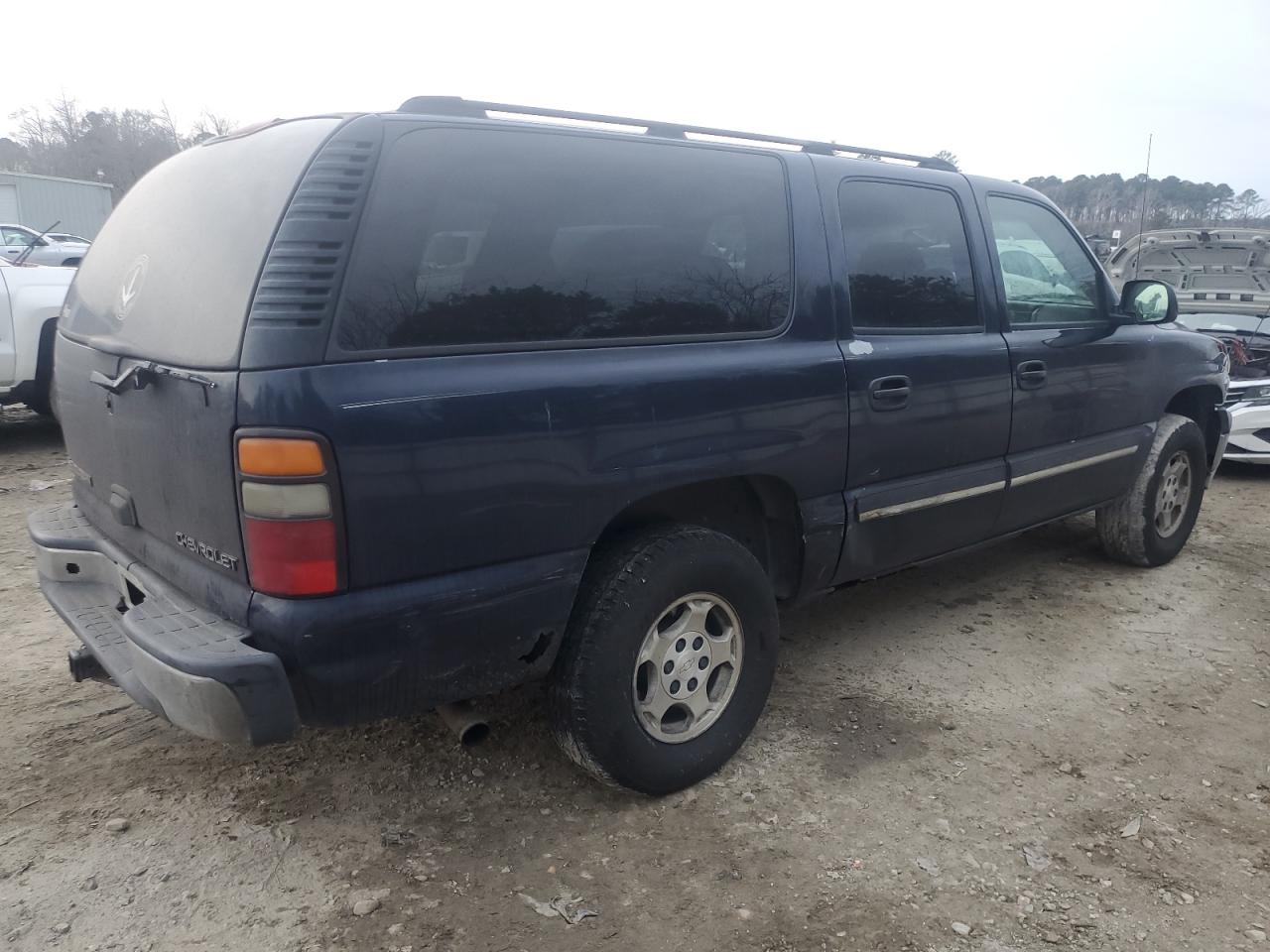 2005 Chevrolet Suburban - Image 3