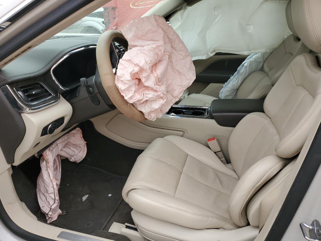 2020 Lincoln Continental - Image 7