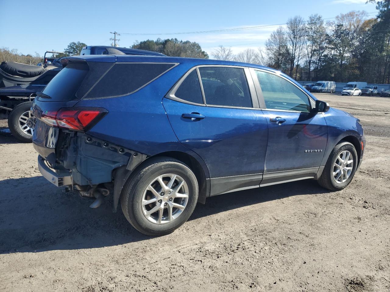 2022 Chevrolet Equinox - Image 3