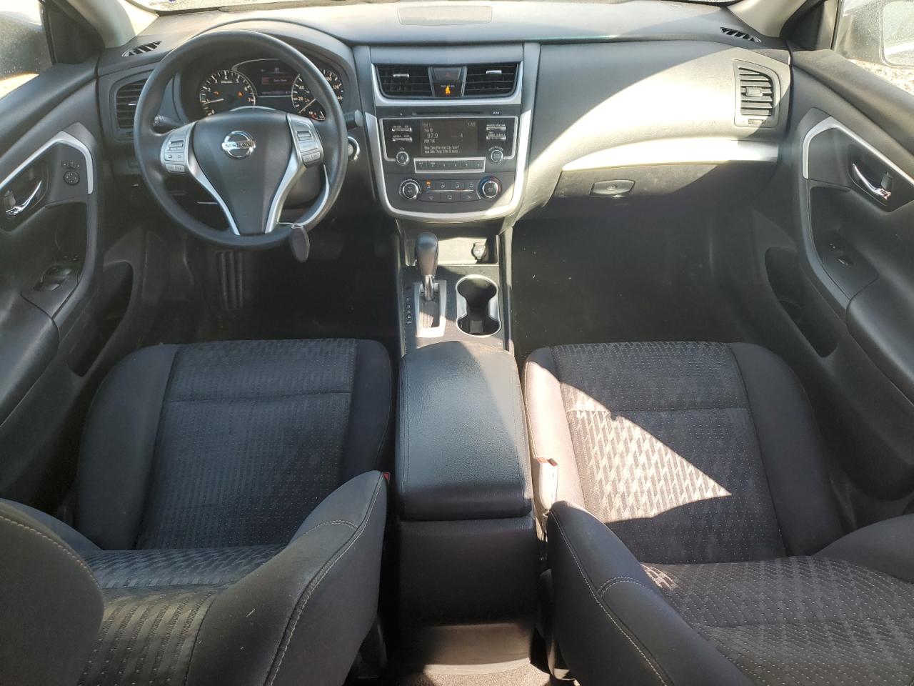 2017 Nissan Altima - Image 8