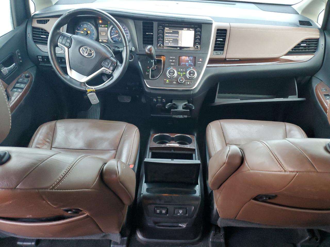 2019 Toyota Sienna - Image 8