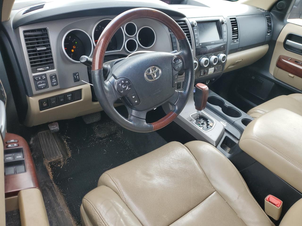 2013 Toyota Sequoia - Image 8