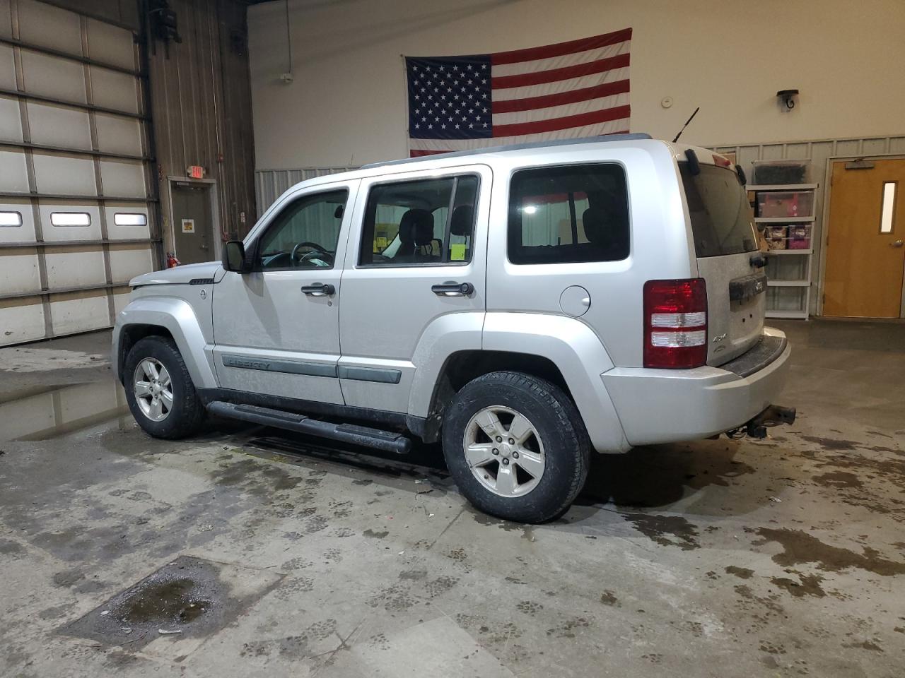 2010 Jeep Liberty (North America) - Image 2
