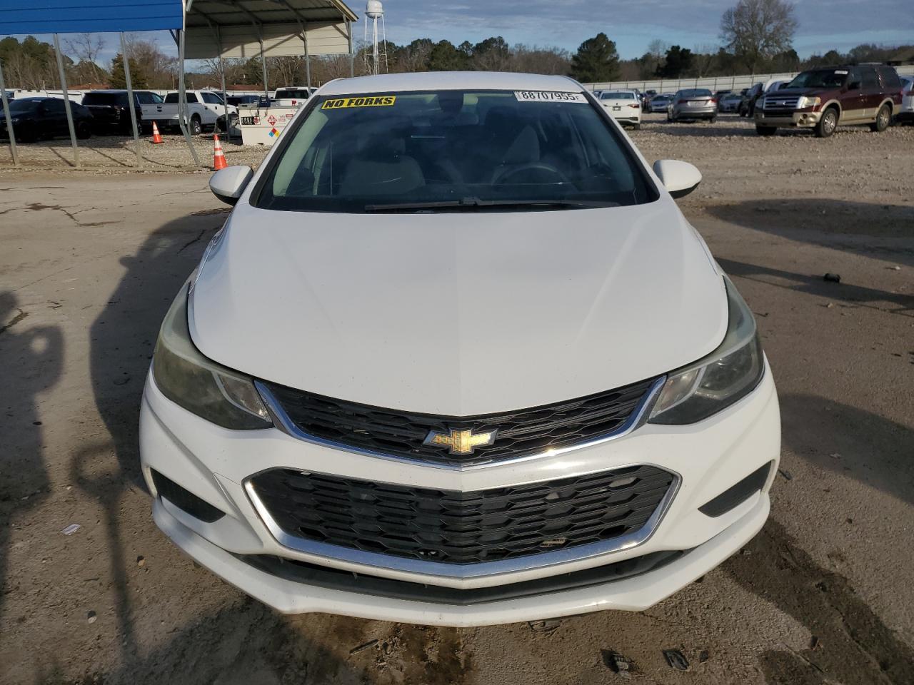 2017 Chevrolet Cruze - Image 5