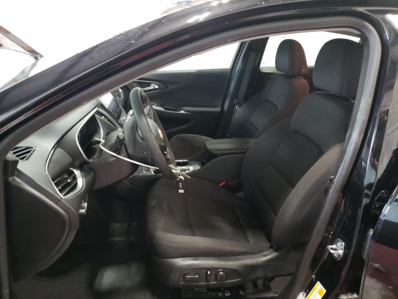 2023 Chevrolet Malibu - Image 7