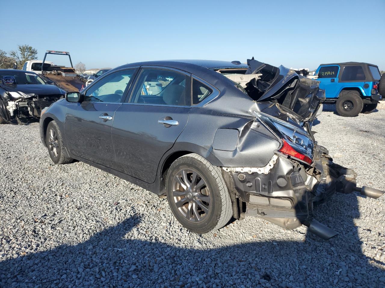 2015 Nissan Altima - Image 2