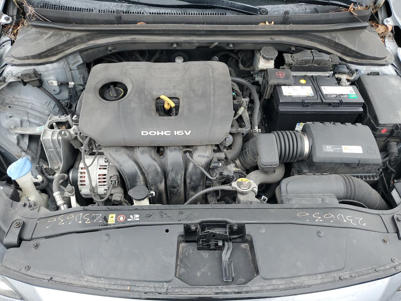 2017 Hyundai Elantra - Image 11