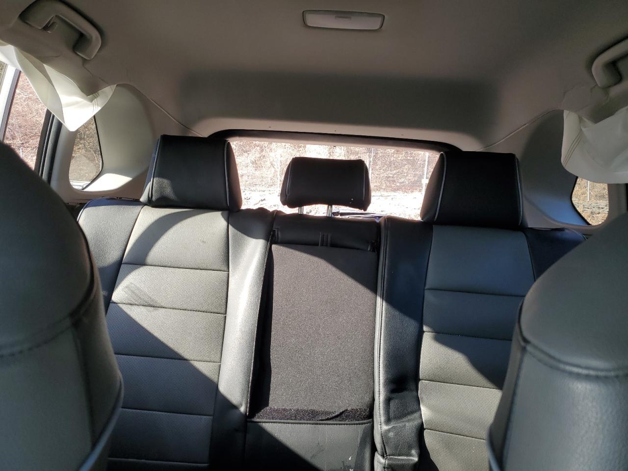 2024 Toyota RAV 4 - Image 10