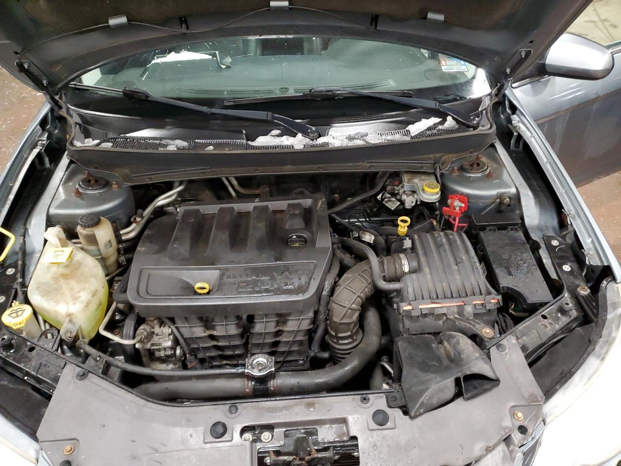 2010 Chrysler Sebring - Image 11