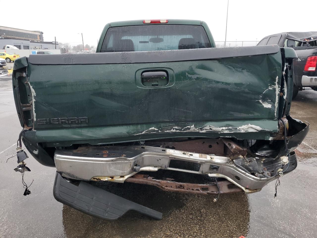 2004 GMC Sierra - Image 6