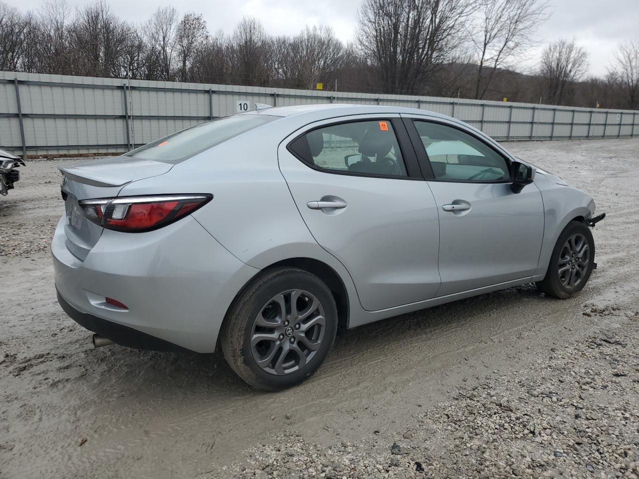 2019 Toyota Yaris - Image 3